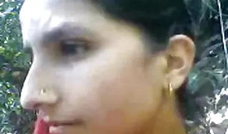 मेरे आदमी अपने पैरों सेक्सी फिल्म हिंदुस्तानी के बाहर फैला है और उसके बाल चूसा