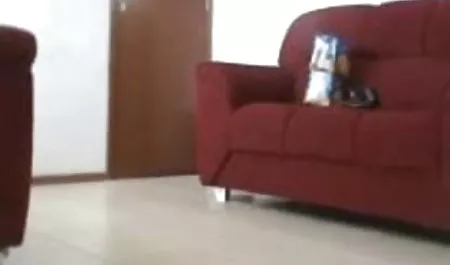 रूसी काली मिर्च उसकी प्रेमिका के साथ उसकी बकवास सेक्सी बफ फिल्म की तस्वीरें लेने के लिए कैमरा ले लिया