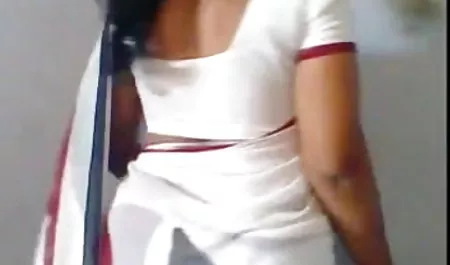 रूसी सुनहरे बालों वाली blowjob और भाड़ में जाओ डॉग सेक्सी फिल्म