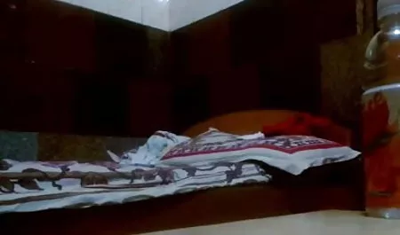 रूसी सौंदर्य फूहड़ ब्लू पिक्चर सेक्सी जंगल में है और अंत में सह से भरा