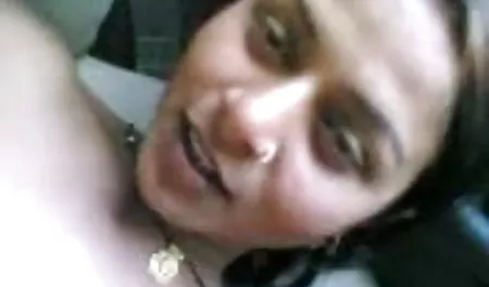 एक कमबख्त ग्लैमर के साथ समाप्त सेक्सी मूवी न्यू एक गोरा रूसी कार की एक दुर्घटना