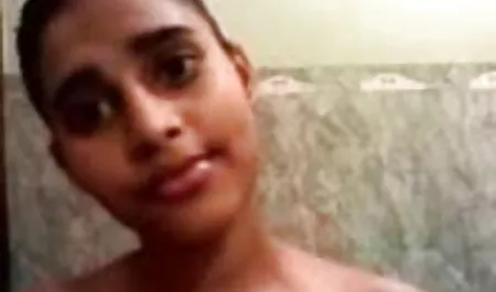 बिग मुर्गा सेक्सी बीएफ फिल्म वीडियो में स्कीनी चिकन से फट
