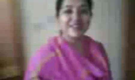 बड़े स्तन के साथ गर्म लड़की प्रेमी मुर्गा चूसा सेक्सी पिक्चर हिंदी इंग्लिश ।