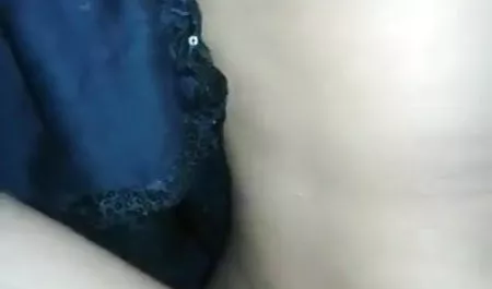 एक आदमी दो सुनहरे बालों का नई सेक्सी मूवी पता चला