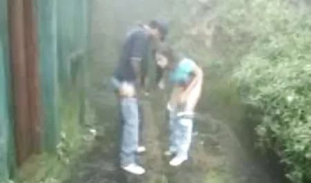 मिला उसके सेक्सी ब्लू हिंदी प्रेमी दोस्त गुदा देता है