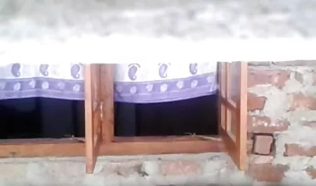 कार में एक मजबूत बोनर के साथ रूसी गुदा में सेक्सी भूत फिल्म प्रवेश कर
