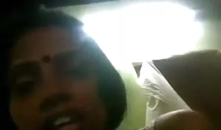बड़ा लड़का कमबख्त बिल्ली में स्वादिष्ट हिंदी सेक्सी मूवी फूहड़ है