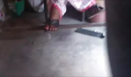 दोनों छेद रूस की बेजोड़ वीडियो सेक्सी मूवी सुंदरता में चला गया