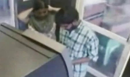 Cassie पर बैठे सेक्सी मूवी सेक्स शक्तिशाली सदस्य का एक नया दोस्त.
