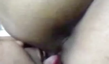 महिला समलैंगिकों को सेक्स के खिलौने के साथ सेक्सी शॉर्ट मूवी मिलने