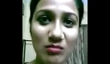 Busty मेरे को सेक्सी फिल्म चिकन में तेल