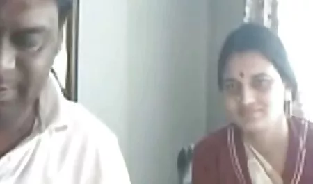 लड़की के तहत सेक्सी मूवी हिंदी में वियाग्रा kicks एक स्ट्रिपटीज़