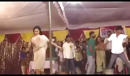 काले चमड़े नंगी सेक्सी फिल्म की पैंट में चुंबन कैमरे पर बिल्ली से पता चलता है