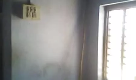 अपने दोस्त के घर के सदस्य पर बनी सेक्सी फिल्म 2018 बाउंस