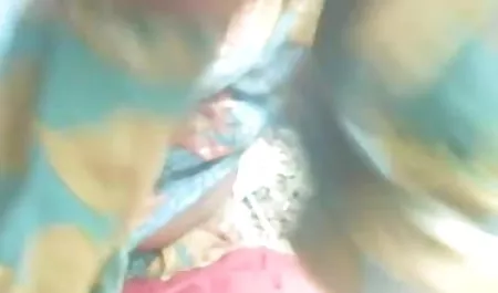 एक रसीला जवान औरत घर पर पिछवाड़े में फट भूतों की सेक्सी फिल्म