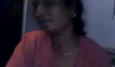 उसके सेक्सी पिक्चर फिल्म चेहरे पर शरारती लड़की और कमबख्त सह