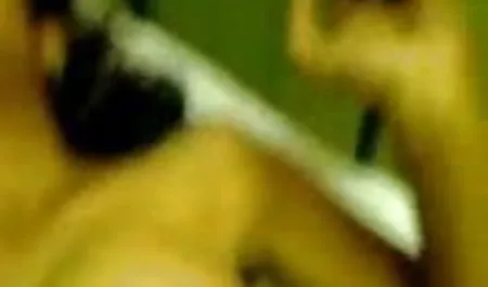 बिस्तर में वीडियो पिक्चर सेक्सी अलग थूथन में एक जमे हुए रूसी लड़की