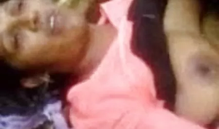 ख़ूबसूरत श्यामला महिला समलैंगिकों चाट सेक्सी वीडियो की फिल्म छेद