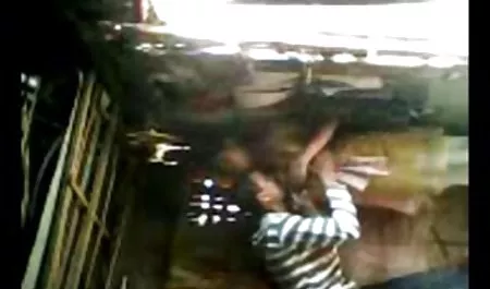 मेरी माँ और उसके सारे छेद के साथ घर का हिंदी सेक्सी शॉर्ट फिल्म बना सेक्स