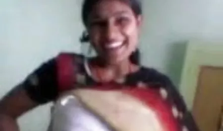 खूबसूरत सुनहरे बालों वाली पत्नी कैमरे पर आदमी के साथ कमबख्त दर्ज की गई । फुल सेक्सी फुल