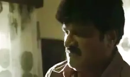 एक कुंवारी शॉवर में डॉक्टर की आंखों के नीचे ब्लू सेक्सी पिक्चर वीडियो में था