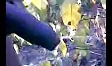 दो मुर्गियों अंग्रेजी फुल सेक्सी वीडियो युवा पुरुषों पर हावी