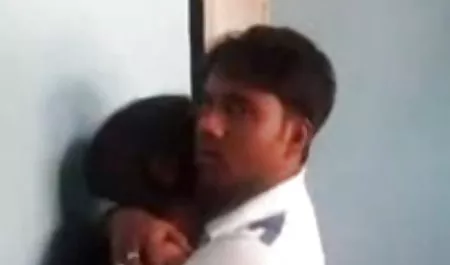 सुंदर अंडरवियर में चिकन अपनी प्रेयसी सेक्सी फिल्म वीडियो हद के समक्ष आत्मसमर्पण किया