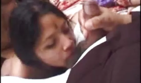 भारी भरकम उन्नत वक्ष किशोरी सेक्सी फिल्म चोदा चोदी वाला रसियन