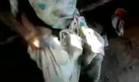अपने कमरे में एक नग्न बॉडी बिल्डर सेक्सी नंगी फिल्म का वीडियो