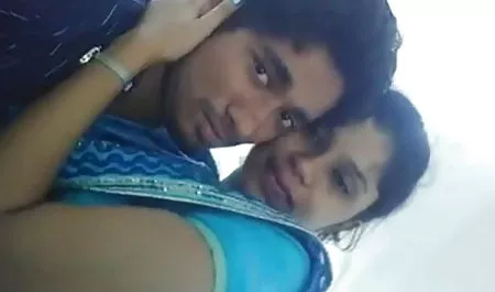 छज्जे पर चूसा फुल सेक्सी मूवी वीडियो में है, जो दो रूसी आवारा लड़की