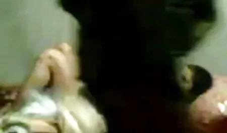 यह आदमी सनी सेक्सी वीडियो फिल्म रूसी दुल्हन के कौमार्य की मनाही