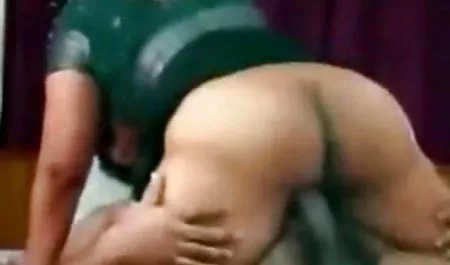 आकर्षक महिला, काले बाल वाली, छूत, मूठ मारना, अकेले, खिलौने, गीली, राजस्थानी सेक्सी फिल्में योनि