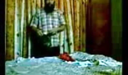 काले हॉलीवुड सेक्सी हिंदी मूवी ट्रंक और गुदा छेद के साथ छोटे बालों वाली फूहड़