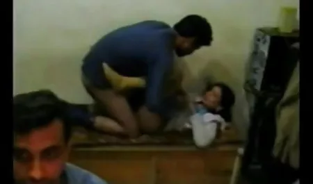 दो कमबख्त चड्डी में अजीब सेक्सी फिल्म बढ़िया सी श्यामला