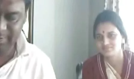 युवा रूसी पत्नी अपने पति ने फिल्म सेक्सी वीडियो हमला किया था