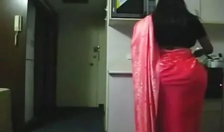 रेड इंडियन सुंदरता रूसी उठा जो उसका सबसे अच्छा दोस्त फुल सेक्सी इंग्लिश मूवी के साथ सोया