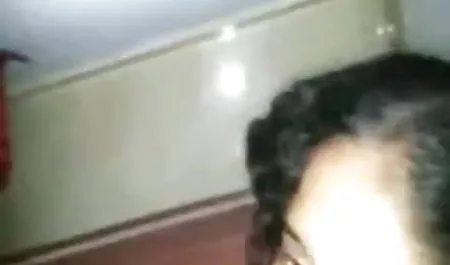 मेरी माँ भी एक लड़के के साथ यौन संबंध सनी देओल की सेक्सी मूवी थे