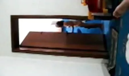 पुरुष कुछ चिकन पकड़ा और उसे बिल्ली फट सेक्सी फिल्म सेक्सी पिक्चर