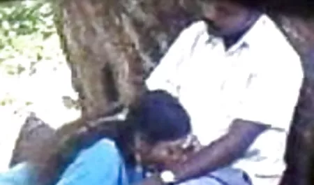 उसके प्रेमी के सेक्स पंजाबी फिल्म सामने दो चिकन बच्चों