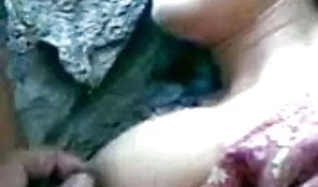 गधा में सुंदर लड़कियों की बड़े पैमाने पर माधुरी दिक्षित सेक्सी फिल्म