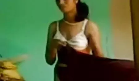 रूसी वर्जिन दो कमबख्त लोगों के लिए वेस्टइंडीज की सेक्सी फिल्म ले जाता है